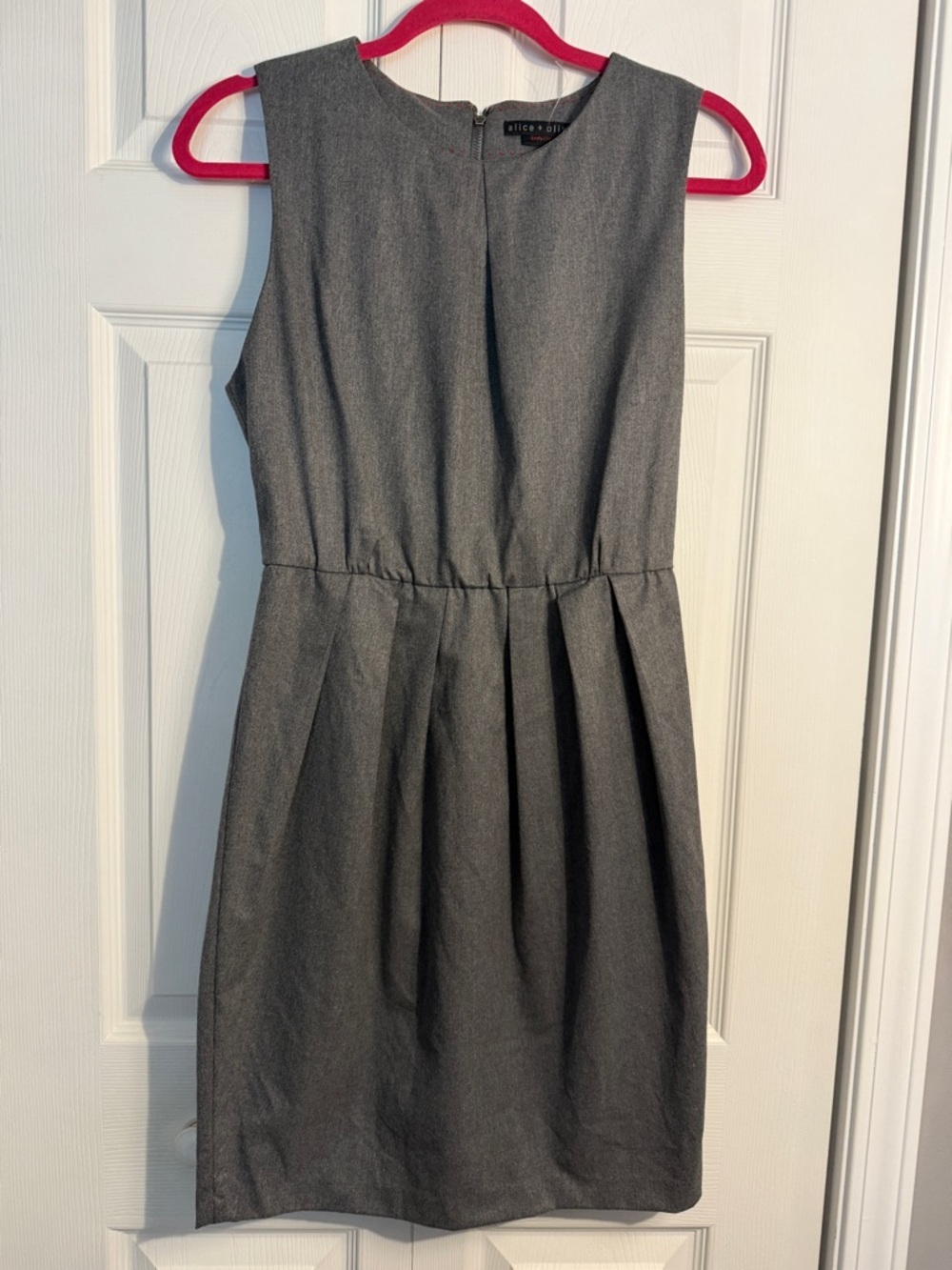 NWT Alice + Olivia Employed dress gray flannel elastic waist sleeveless 8 *Flaw*